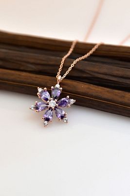 925 Ayar Gümüş Zincirli Ametist Taşlı Rose Kaplama Lotus Kamelya Çiçeği Kolye ürün fotoğrafı