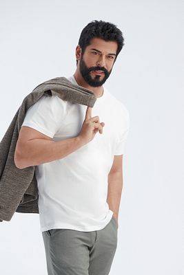 Erkek Beyaz %100 Pamuk Slim Fit Dar Kesim Bisiklet Yaka Basic Tişört ürün fotoğrafı