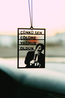 Araba Süsü Metal Müslüm Gürses Dikiz Aynası Süsü Hediyelik Eşya Oto Aksesuar ürün fotoğrafı