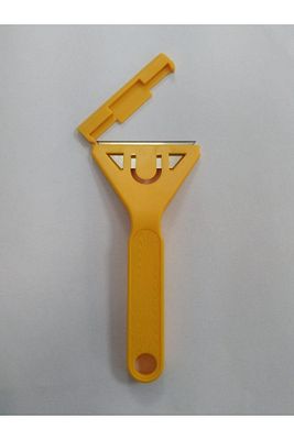 Cam Ve Buz Kazıma Metal Uçlu Plastik Sap. ürün fotoğrafı