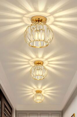 Bella Luce Model Gold Kaplama Kristal Taşlı Metal Gövde Modern Her Alana Uygun Lüx Plafonyer Avize ürün fotoğrafı