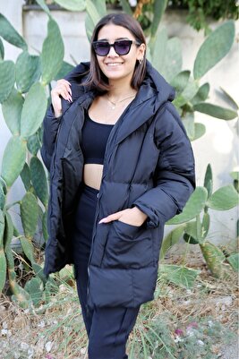 Kadın Oversize Şişme Mont Siyah Renk Kapüşonlu Ön Cepli Su Rüzgar Geçirmez ürün fotoğrafı