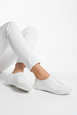 Hakiki Deri Beyaz Kadın Deri Casual Ayakkabı TRC-0503 ürün fotoğrafı