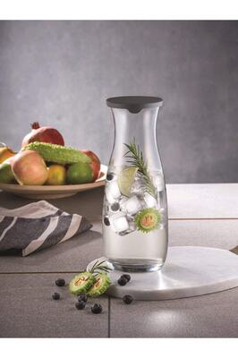 Amphora Kırmızı Silikon Kapaklı Cam Şişe Karaf 1180 Cc Fma07807 ürün fotoğrafı