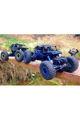 Yeni Çılgın Rock Crawler 4x4 Uzaktan Kumandalı Arazi Arabası Jeep ürün fotoğrafı
