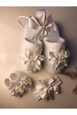 Fiyonklu Krem Lohusa Terlik Taç 4 Lü Set ürün fotoğrafı