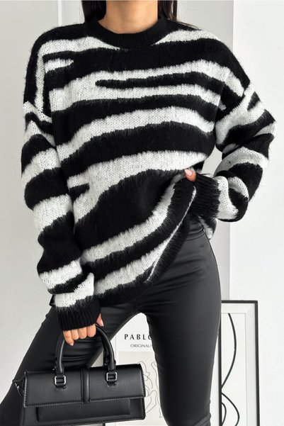 Women's Black New Season Zebra Pattern Standard Size Wide Fit Oversize Knitwear Sweater