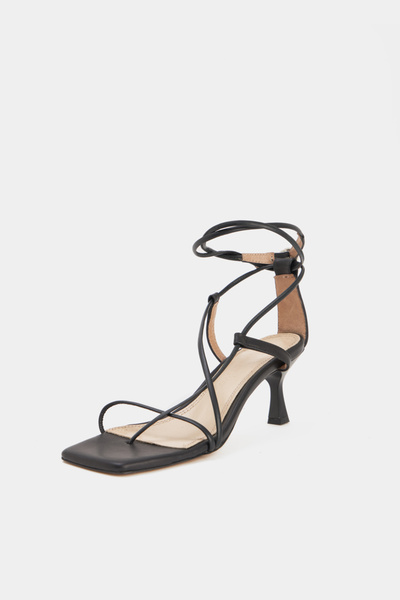 Black Color Thin Heeled Women's Shoes