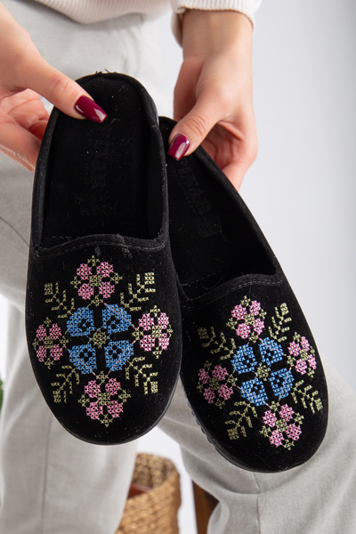 Women's Tile House Slippers Winter Indoor Soft Comfortable Slippers Embroidered Dowry Bundle Slippers