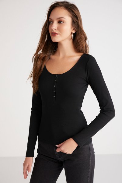 Zazana Women's Ribbed Look, Deep Round Neck Buttoned Black Blouse That Covers The Body Completely