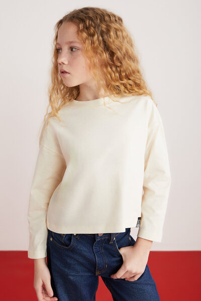 Nicola Girl's 100% Cotton Long Sleeve Crew Neck Crop Ecru T-shirt