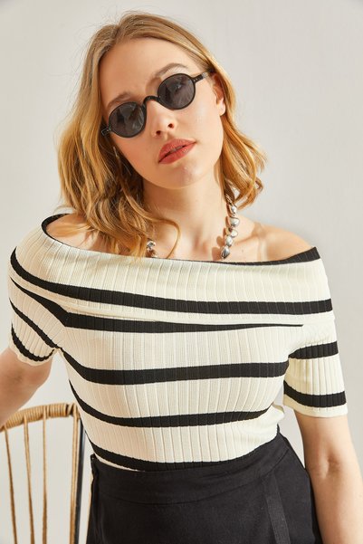 Women's White Striped Knitwear Blouse 20246126