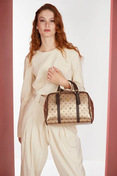Gold Monogram Women's Shoulder Bag 05PO22Y1557