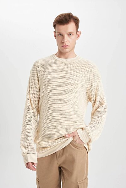 Regular Fit дуксер со тркалезен изрез и плетени дупчиња C0013ax23wn