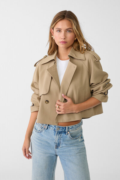 Short and flowy fabric trench coat