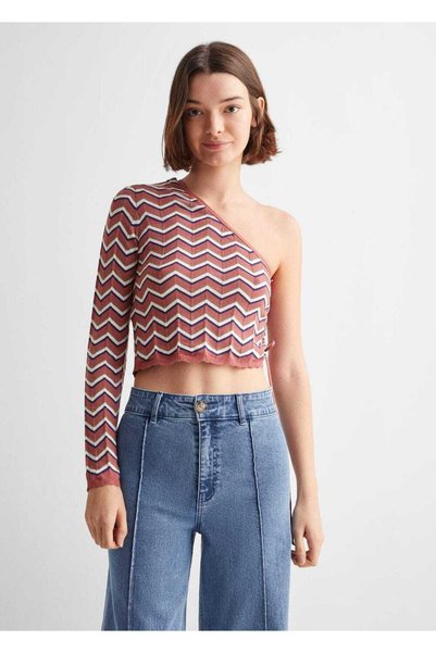 Asymmetric knitted sweater
