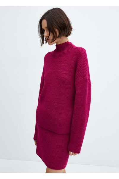 Short knit skirt