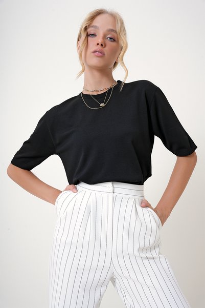 Women's Black Crew Neck Half Sleeve Knitwear Blouse Alc-X12504