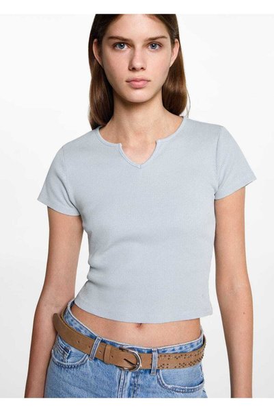 V-neck T-shirt
