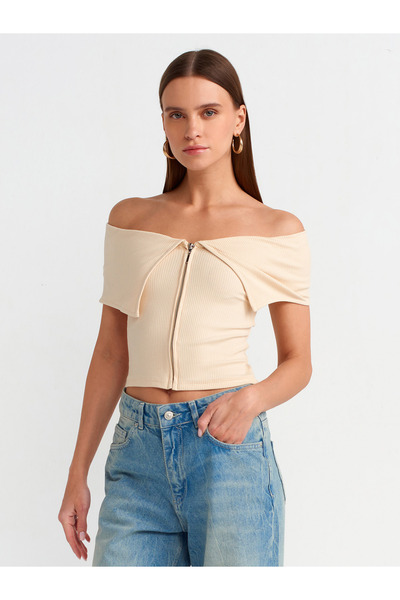 30748 Shoulders Open Zipper Detailed Top-Beige