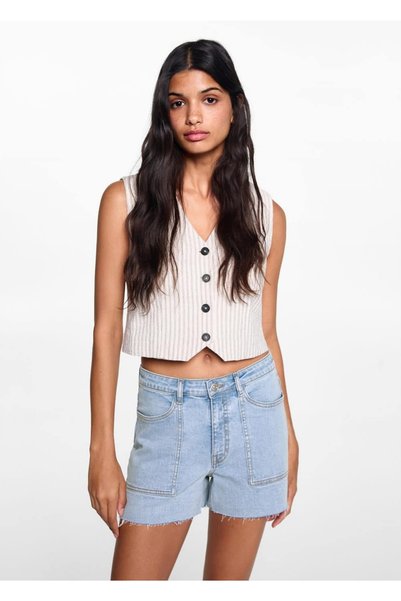 Mid-waist denim shorts
