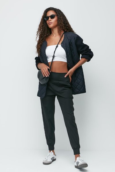 High-Waisted Cuffed Jogger Pants 811 Black