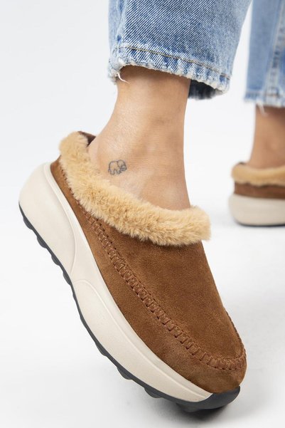 (Adela Furry) Women's Genuine Leather Sabo Tan Slippers