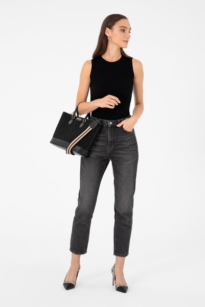 Women's Black Cross Shoulder Bag 05Po24K1677