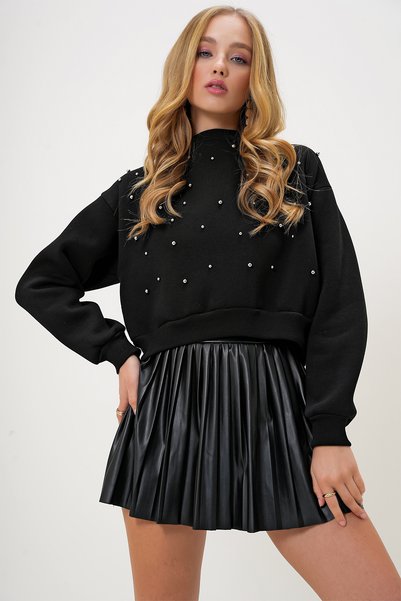 Women's Black Crew Neck Sweatshirt with Pearl Buttons on the Front and Three Thread Ribbons Alc-X13177