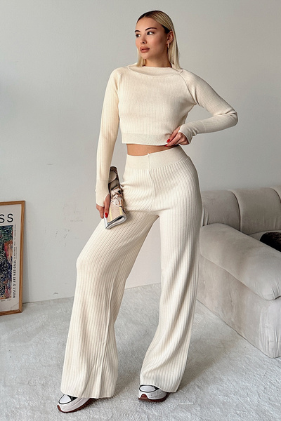 Half-Turtleneck Knit Cropped Sweater Pants Knit Top and Bottom Set