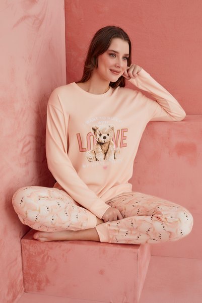Salmon Love Bear Patterned Luxury Thermal Women's Pajamas Set