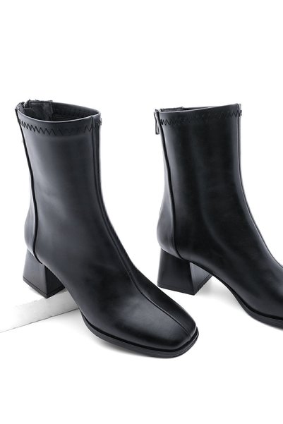 Women's Heeled Boots with Blunt Toe and Back Zipper, Nayis Black