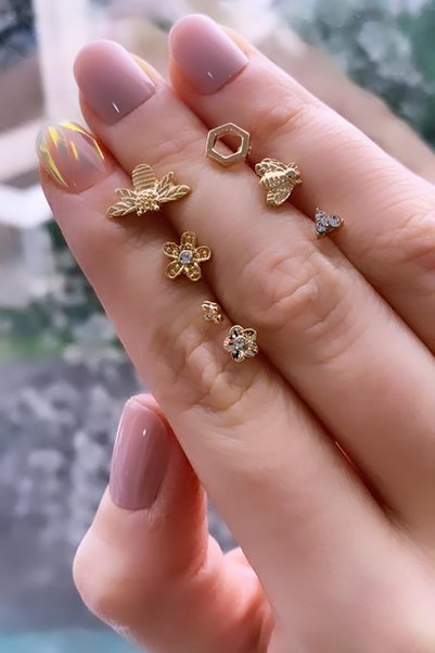 7 Piece Mini Earring Set with Bee and Flower Figures