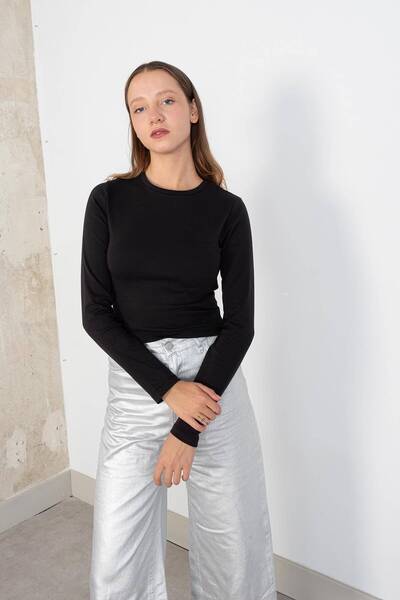 Crew Neck Basic Blouse B15385-W8