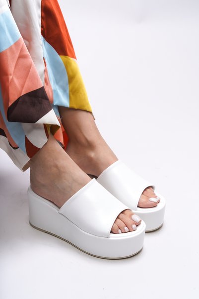 Iohledha Women's Slippers 0012801 White Wrinkled Patent Leather