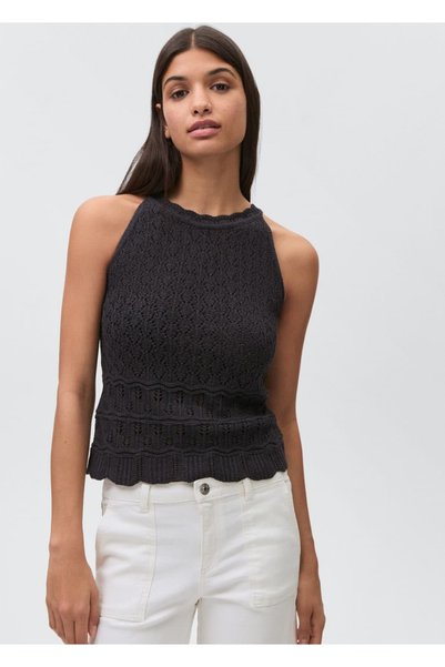 Blouse with guipure patches