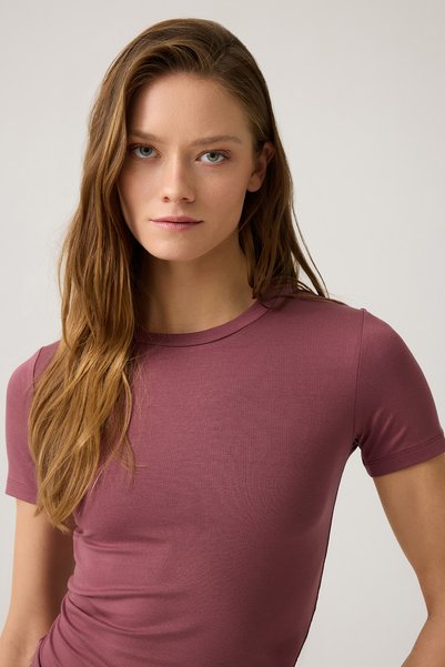 X Melodi Burgundy Fitted T-Shirt Short Fitted