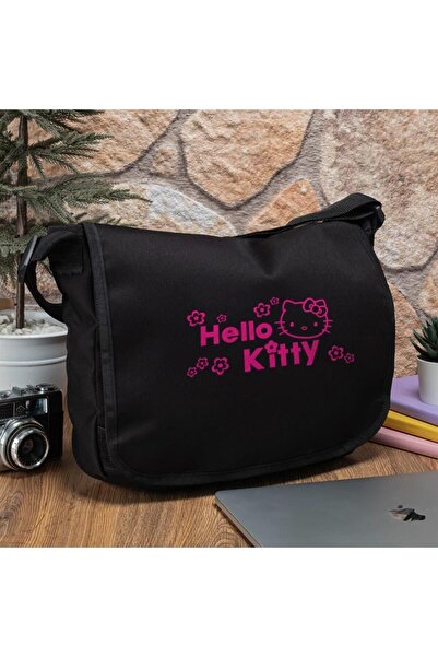 Унисекс црна поштарска торба со Hello Kitty принт во розова боја