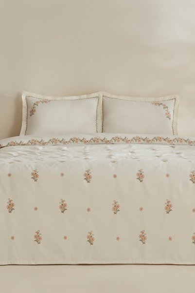 Vanes Double Embroidered Duvet Cover Pique Set Beige