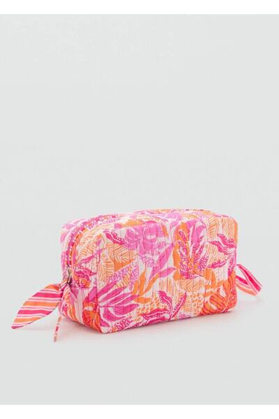 Cosmetic bag with padding pattern