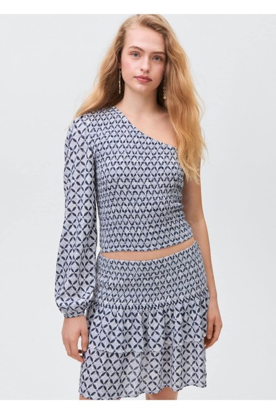Patterned asymmetrical blouse