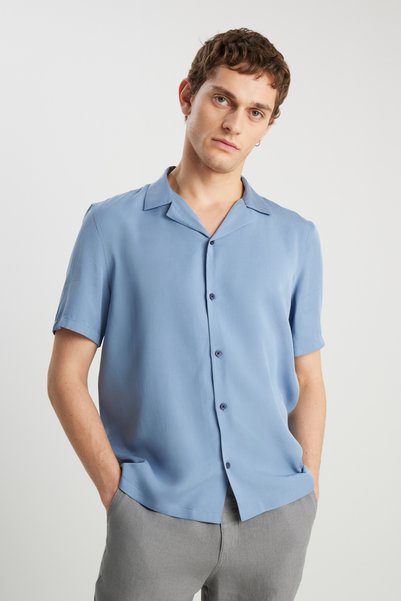 Relaxed Fit Wide Cut Soft Textured Blue Shirt