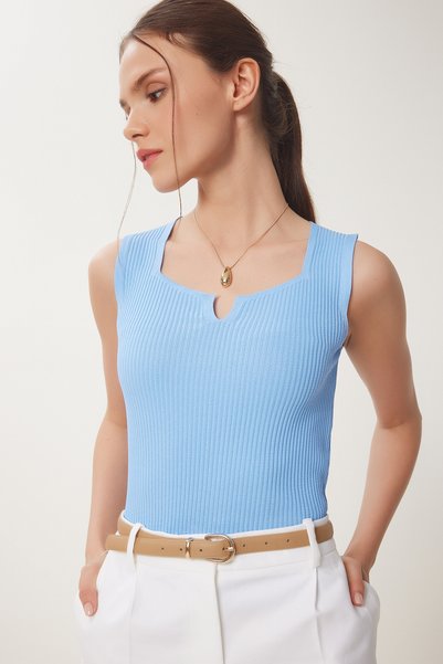 Women's Blue Sleeveless Summer Knitwear Blouse Mt00157