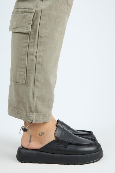 Tale Women's Genuine Leather Belted Sabo Black Slippers