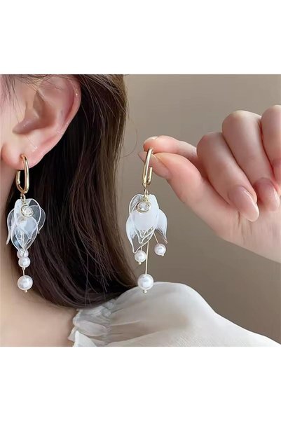 Pearl White Smokey Leaf Earrings
