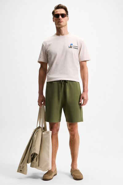 Tyrone Men's Elastic Waist Back Single Pocket Relaxed Fit Khaki Shorts