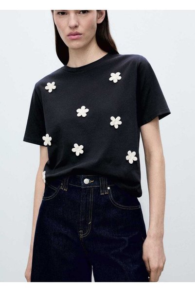 Floral Appliqued Short Sleeve T-Shirt