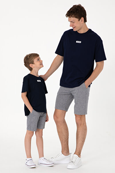 Машка Oversize Fit маица со тркалезен изрез во темно сина боја 50305923-VR033