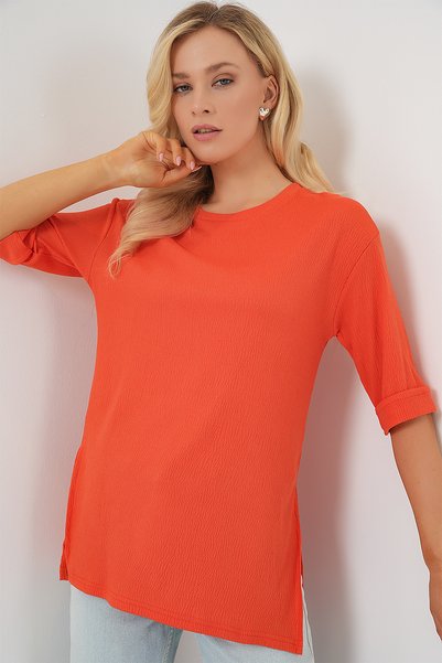 4332 Knitted T-Shirt with Side Slits - Orange