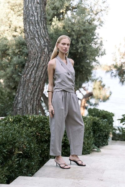 Struana Double Breasted Gray Crop Trousers Suit